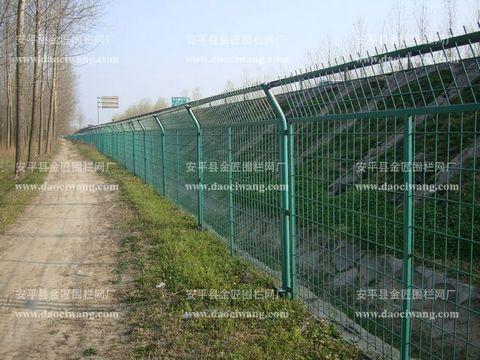 供應(yīng)廣西道路隔離網(wǎng)鐵絲網(wǎng)