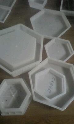 供應(yīng)高鐵六角護(hù)坡模具，六角護(hù)坡模具廠，六角護(hù)坡模具價(jià)格