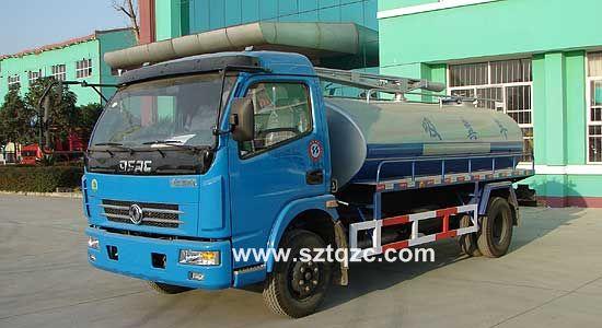 東風(fēng)多利卡吸糞車圖片