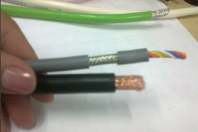 拖鏈柔軟坦克鏈電纜廠家型號(hào)*報(bào)價(jià)拖鏈坦克鏈電纜/拖鏈柔軟電纜