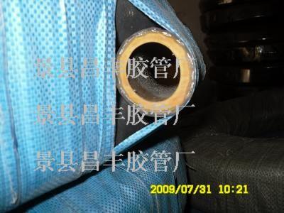 鋼絲噴砂膠管圖片