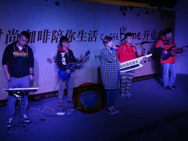 供應(yīng)雕塑石膏人-拉花等各類(lèi)*-布置