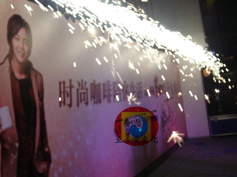 供應(yīng)雕塑石膏人-拉花等各類(lèi)*-布置