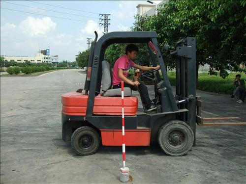 叉车培训学校  叉车培训去哪里  叉车培训技术学校 【保定虎振技工学校】