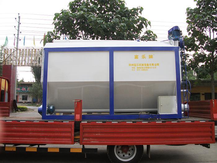 供應(yīng)新型散裝飼料運(yùn)輸車運(yùn)輸罐廠家直銷散裝飼料車飼料運(yùn)輸車