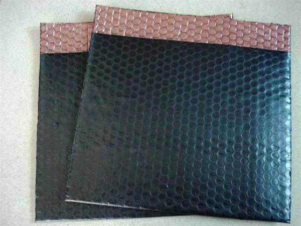 供應黑色導電膜氣泡袋廠家定制，導電黑色氣泡袋價格，黑色導電袋廠家