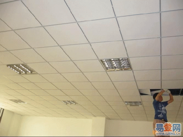 供應(yīng)青浦廠房裝修公司鋁扣板吊頂,閔行辦公室裝修輕鋼龍骨隔墻鋪復(fù)合地板