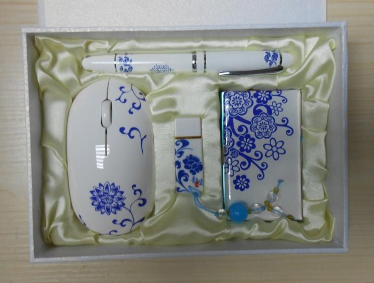 供應(yīng)*商務(wù)禮品青花瓷保溫杯商務(wù)套裝  U盤定制批發(fā)
