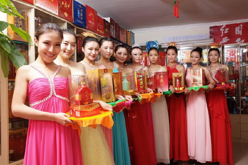 供應(yīng)國花瓷西鳳酒30年12年5年