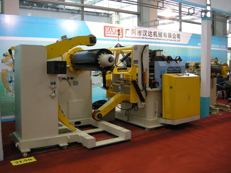 供應(yīng)湖北武漢超寬厚板整平送料機