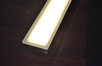 供應(yīng)LED長條地磚燈