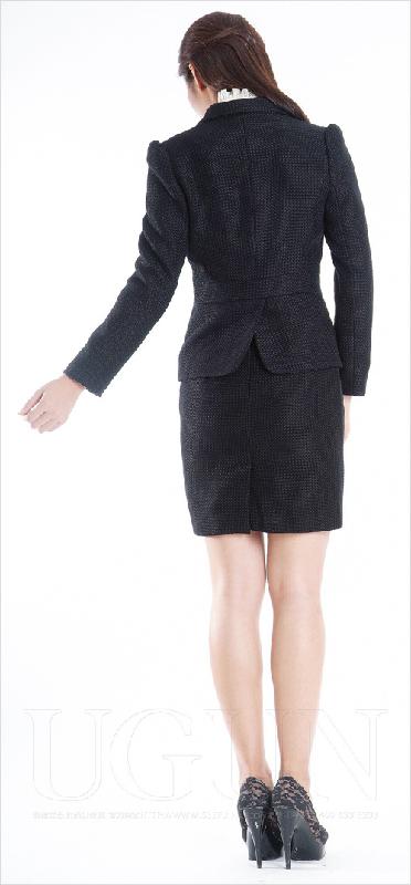 揚(yáng)州工作服定做廠家揚(yáng)州澤錦服飾做工精細(xì)設(shè)計(jì)時(shí)尚