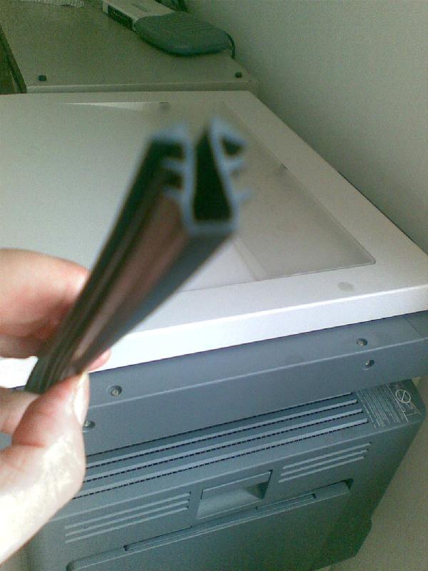 供應汽車u型密封膠條