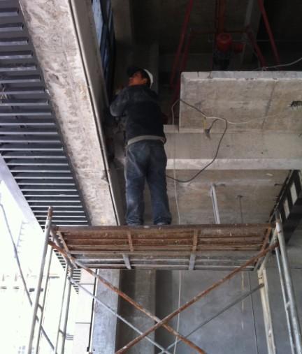 供應(yīng)專業(yè)靜力拆除鉆孔切割