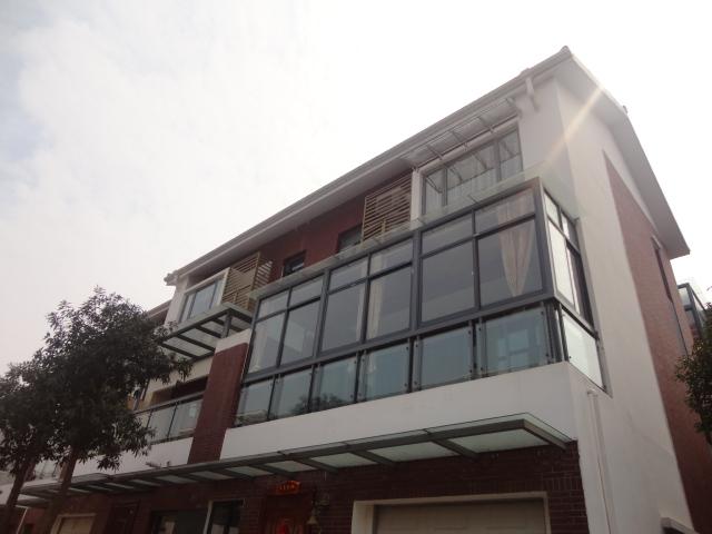 彩鋁門窗價(jià)錢圖片