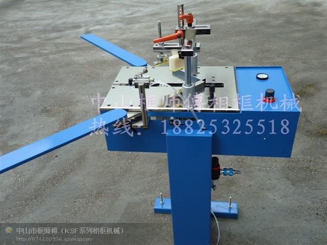 供應(yīng)相框畫框大型P3氣動(dòng)立式釘角機(jī)器 P3氣動(dòng)釘角機(jī) 相框釘角機(jī) 相框機(jī)械 氣動(dòng)釘角機(jī) 合角機(jī)  做框大機(jī)器 廠家包郵