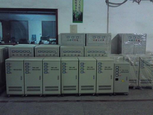 供應深圳大功率補償式穩(wěn)壓器三相補償式穩(wěn)壓器