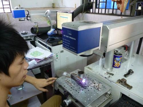 供應(yīng)反光紙料/非金屬激光切割雕刻加工