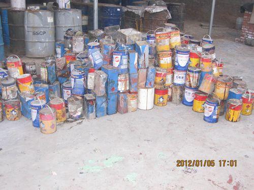 大量回收各種型號廢舊瀝青專業(yè)清理瀝青罐