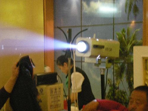 供應(yīng)成都追光燈出租成都燈光出租