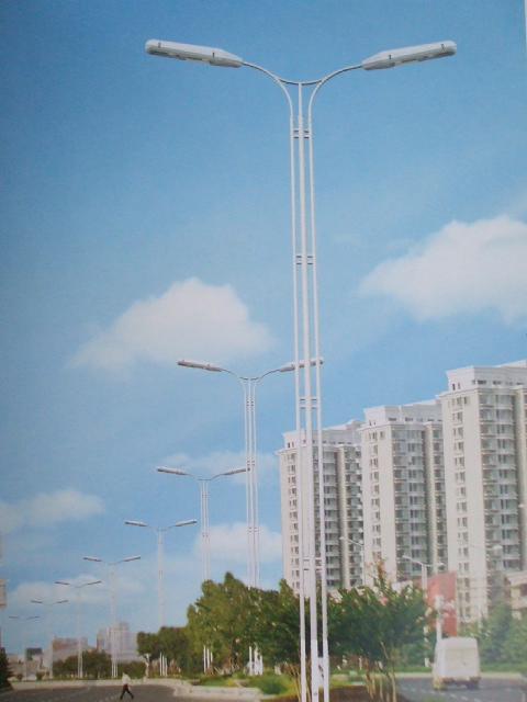 供應(yīng)滿洲里道路燈廠家