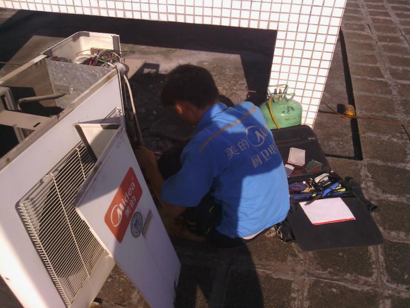 沙井福永松崗變頻空調(diào)專業(yè)維修加氟圖片