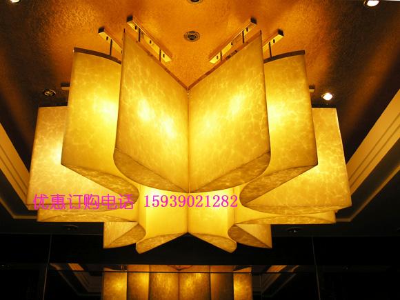 河南透光石廠家生產(chǎn)的透光石紋路如*開屏美不勝收