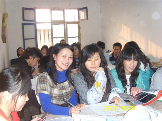 供應(yīng)鄭州市學(xué)習(xí)服裝制版哪*、服裝繪畫、服裝生產(chǎn)