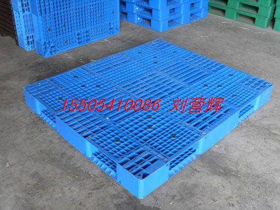 供應(yīng)內(nèi)蒙塑料托盤/制藥塑料托盤廠家/內(nèi)蒙古塑料托盤