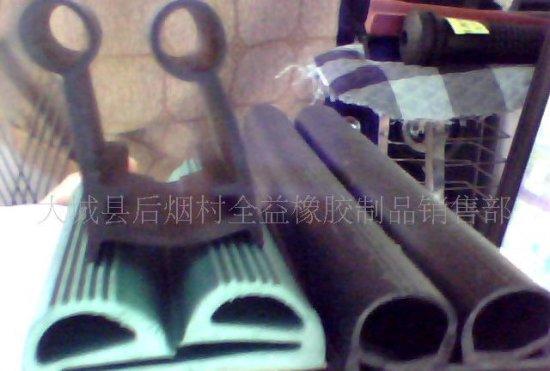 供應(yīng)優(yōu)質(zhì)硅膠板成都批發(fā)