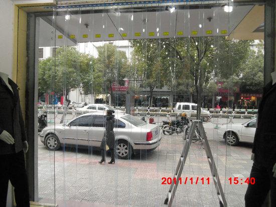 供應(yīng)無色軟門簾批零