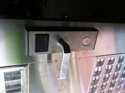 供應(yīng)玻璃門門禁電子鎖安裝玻璃門禁維修