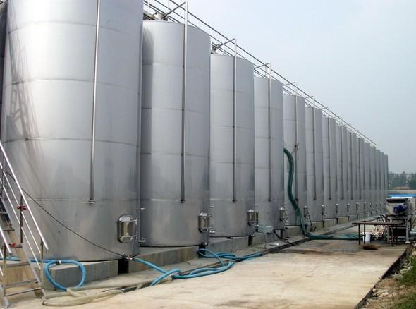 200立方不銹鋼罐圖片