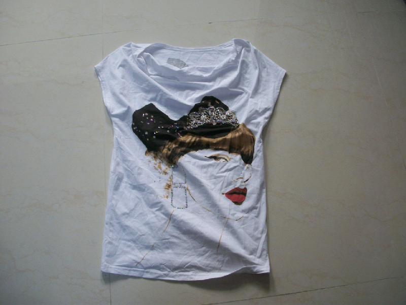 供應四季服裝*春裝長袖批發(fā)潮流時