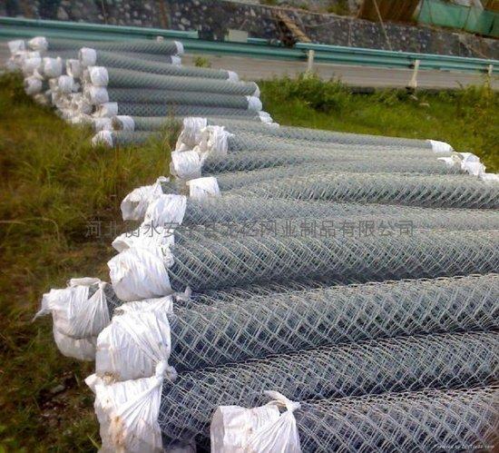 徐州雙信篩網(wǎng)長期供應(yīng)各種勾花網(wǎng)