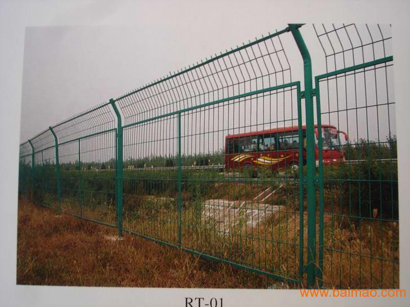 本廠長(zhǎng)期供應(yīng)各種護(hù)欄網(wǎng)