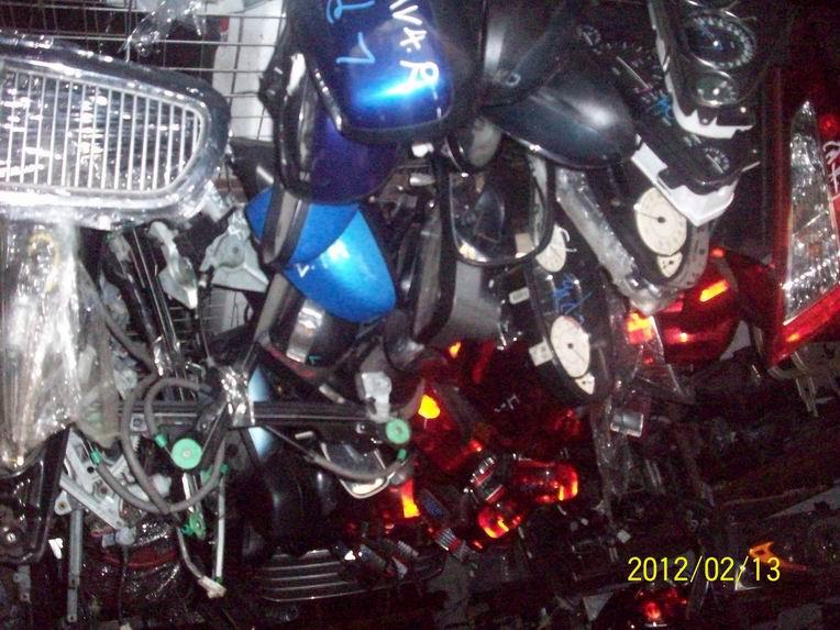 供應(yīng)寶馬760方向盤排氣管尾燈