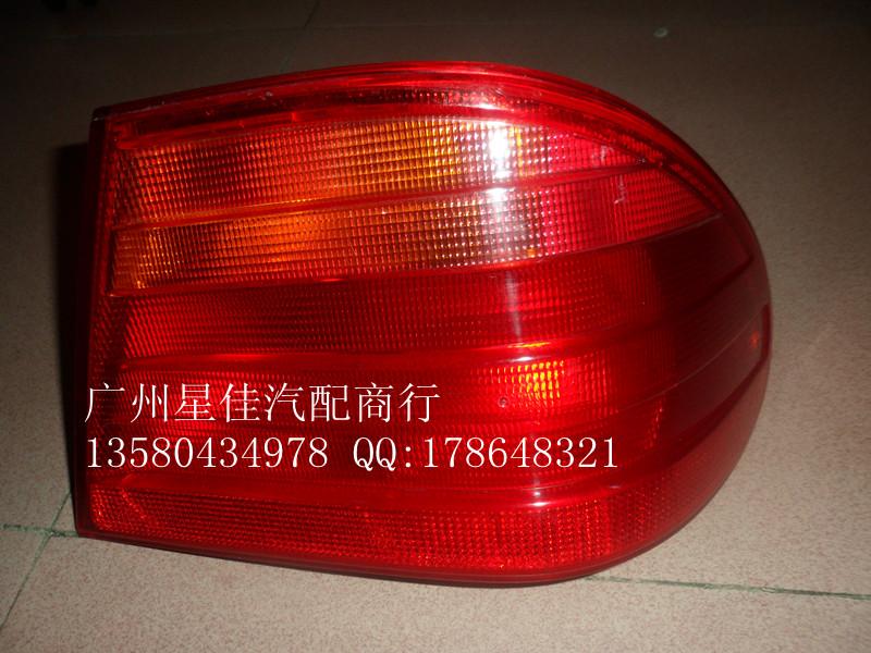 供應廣州奔馳210尾燈供貨商，奔馳配件批發(fā)廠家