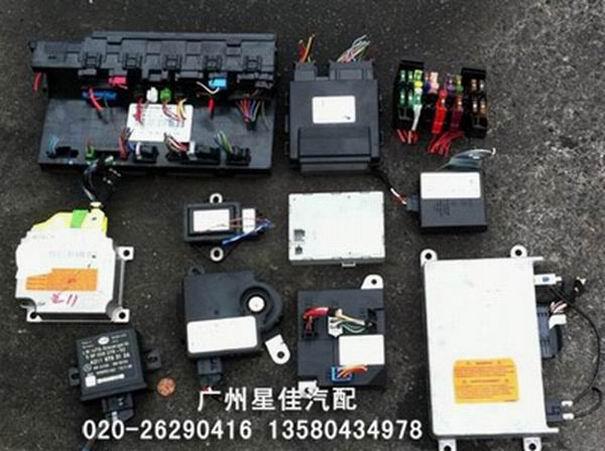 奔馳211電腦模塊圖片