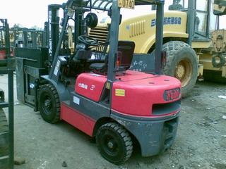 二手合力叉車(chē)二手小松叉車(chē)圖片