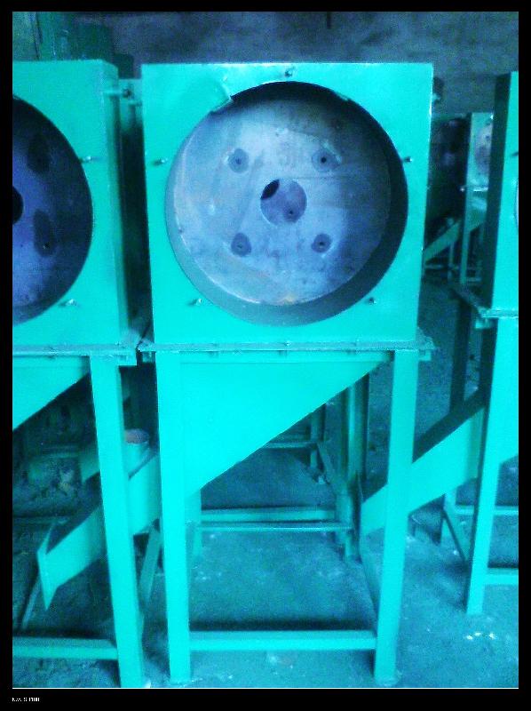 供應(yīng)新型飼料攪拌機(jī)批發(fā)