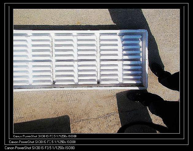 供應(yīng)大量批發(fā)水泥漏糞板