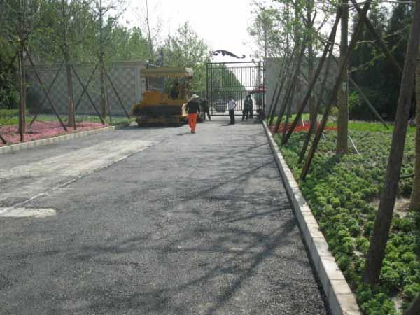 供應(yīng)瀝青工程多少錢？深圳瀝青鋪設(shè)多少錢一平米？