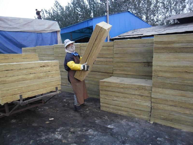 供應(yīng)內(nèi)蒙古赤峰巖棉板，內(nèi)蒙古赤峰巖棉板廠家，內(nèi)蒙古赤峰巖棉板價(jià)格