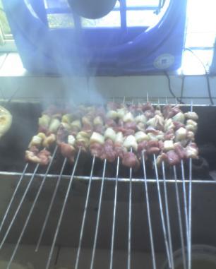 鄭州定做燒烤爐燒烤車小吃車圖片