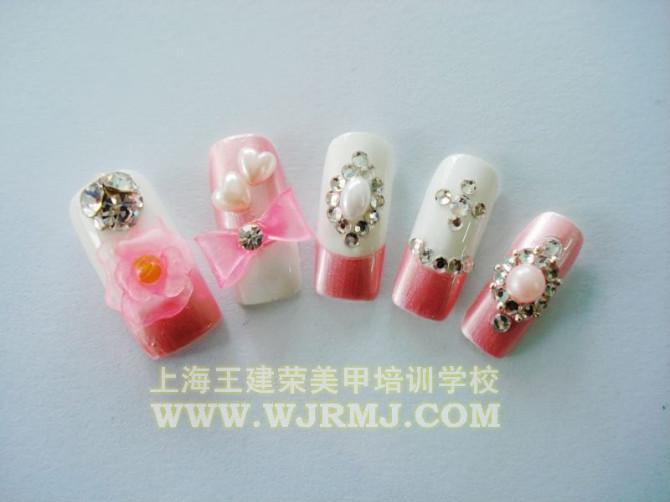 在浦東想學(xué)美甲浦東美甲培訓(xùn)學(xué)校浦東哪里可以學(xué)美甲