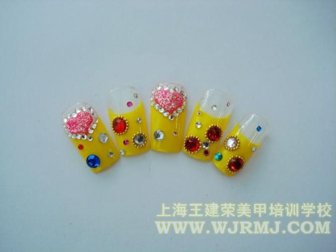 在浦東想學(xué)美甲浦東美甲培訓(xùn)學(xué)校浦東哪里可以學(xué)美甲