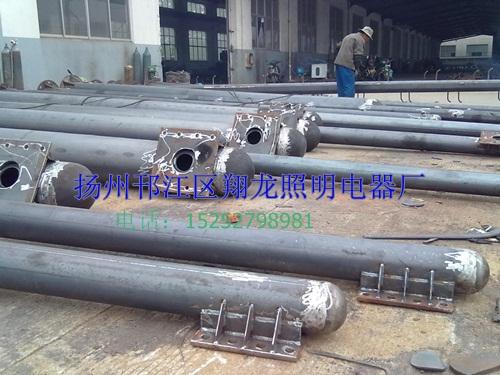 揚(yáng)州專(zhuān)業(yè)生產(chǎn)高桿燈廠(chǎng)家圖片