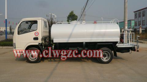 供應東風小金霸灑水車15897583377