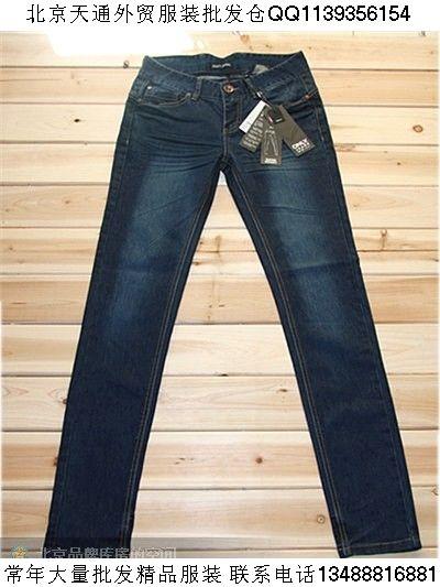 北京天通外貿(mào)服裝批發(fā)倉庫是集 *尾單批發(fā) 外貿(mào)*尾單批發(fā) 外貿(mào)原